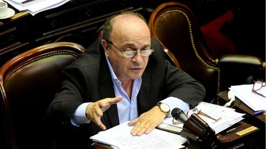 Moreau: “Ningún dirigente puede mantenerse neutral en una decisión entre democracia y fascismo”