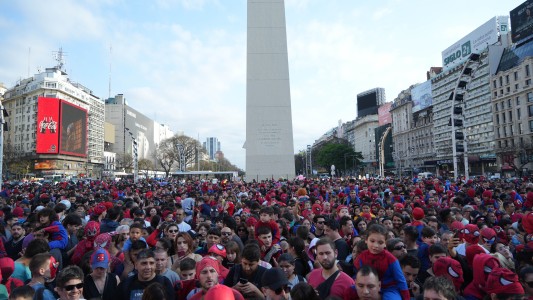 Récord mundial: cientos de personas fueron disfrazadas como Spiderman al Obelisco