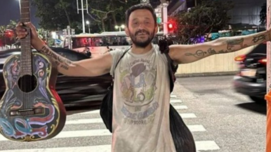 Copa Libertadores: llegó a Copacabana el hincha de Boca que fue caminando a Río