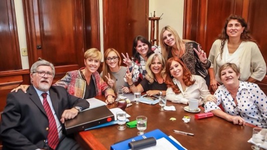 Divide a las mujeres del Senado la legalización del aborto