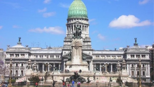 Boletín Oficial: Alberto Fernández prorrogó las sesiones en el Congreso