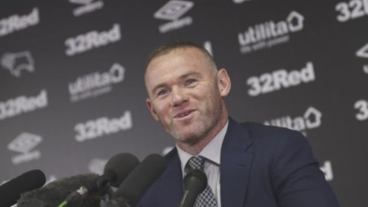 “Bebía casi hasta desmayarme”: el duro testimonio del futbolista Wayne Rooney