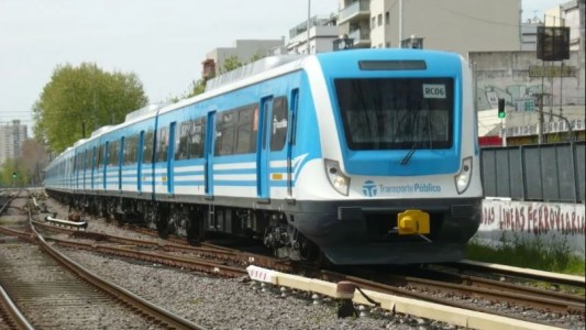 Demoras y cancelaciones en tres Roca y Sarmiento por amenazas de bomba