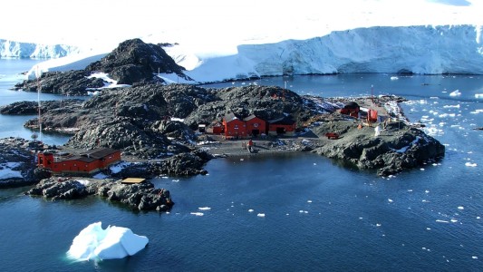 Argentina instala un Laboratorio de Rayos Cósmicos al sur del Círculo Polar