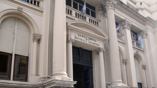 El Banco Central confirmó la suba del dólar mayorista a $353,50