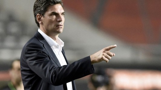 Pellegrino dejó de ser el DT de Independiente y asoma Milito