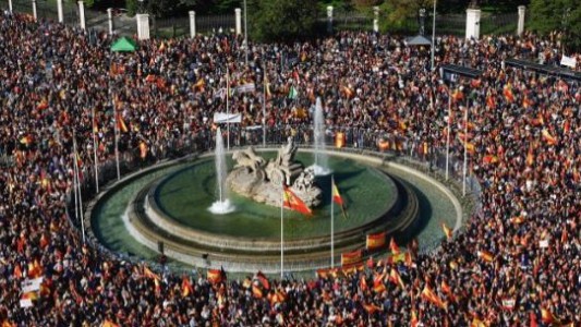 La mayor protesta en España contra la ley de amnistía catalana reunió a 170.000 personas