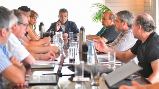 Transición: Massa encabeza una reunión con su equipo económico en San Fernando