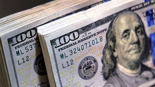 Suben los dólares financieros y cede el blue
