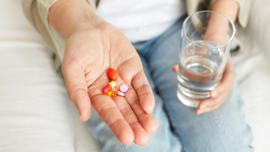 "Ilegales": la ANMAT prohibió más de 40 suplementos dietarios