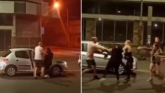 Video: un hombre y una mujer a las tompadas por una discusión de tránsito