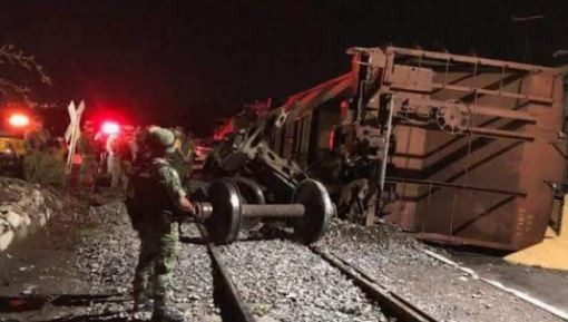 EEUU: Un tren de carga con azufre descarriló, se incendió y llamaron a evacuar la zona