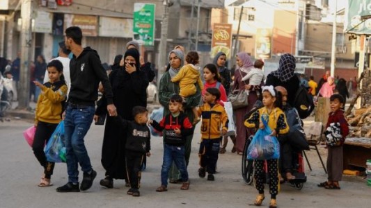 Israel y Hamás iniciaron un alto el fuego