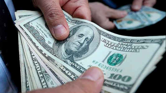 El dólar blue profundiza su baja en el cierre de la primera semana de Milei como presidente electo