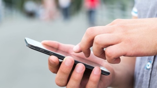 Anularon el DNU que declaró "servicio esencial" a las telecomunicaciones: empresas podrán fijar precios libremente