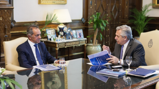 Alberto Fernández, sobre Scioli: "No entiendo cómo se puede representar a mi Gobierno y al de Milei"