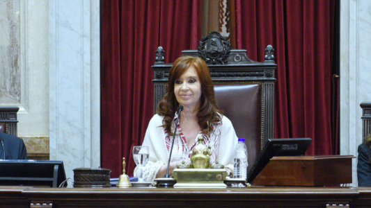 Cristina Kirchner consideró que libertarios deben ocupar las presidencias del Senado y de Diputados