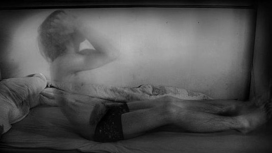 El terrorífico video de YouTube sobre la parálisis del sueño que no te va a dejar dormir