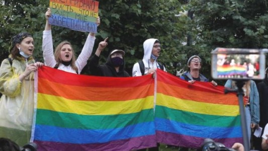 La Corte Suprema de Rusia prohibió el movimiento LGBTQ+ por "extremista"