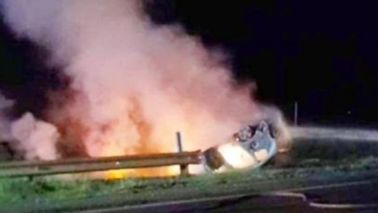 Vuelco e incendio en la ruta 7 de Santa Fe: hay tres muertos
