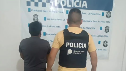 La Plata: nena de 2 años encontró un arma de su papá de y se disparó en el pecho