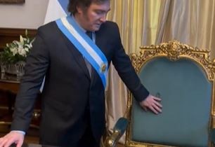 La primera imagen de Javier Milei en el sillón de Rivadavia