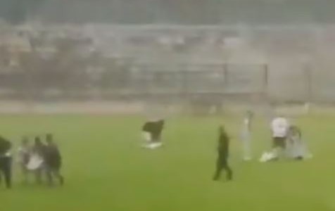 Tragedia en Brasil: cayó un rayo en una cancha y falleció un futbolista de 21 años