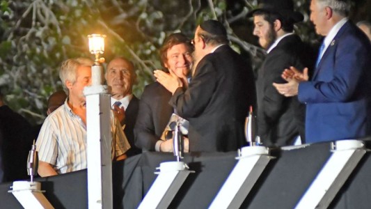 Milei asistió a la celebración judía de Janucá en una plaza de Palermo
