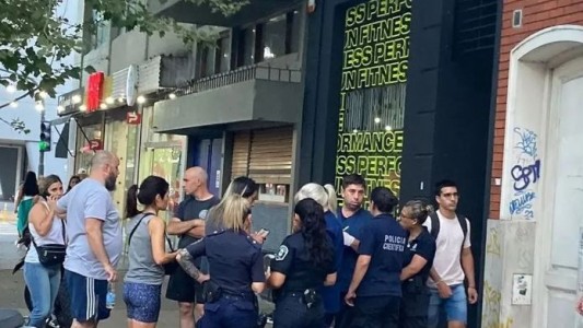 Un hombre fue hallado muerto en el baño de un gimnasio en La Plata