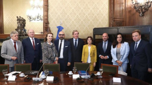 Diana Mondino viajó a Francia y cambió la postura frente a Nicaragua que venía manteniendo la Argentina