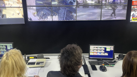 Milei supervisa operativo de seguridad desde el Departamento Central de Policía