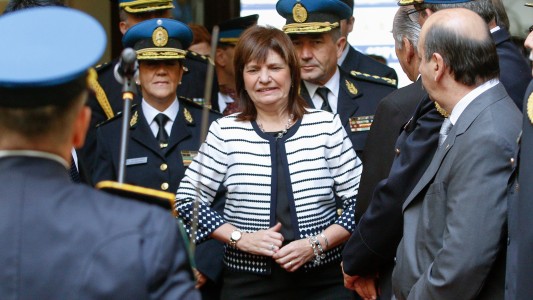 La ministra Bullrich convocó a una conferencia de prensa en el Departamento Central de Policía