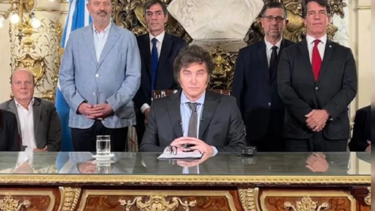 Presentaron el primer amparo contra el DNU del presidente Milei