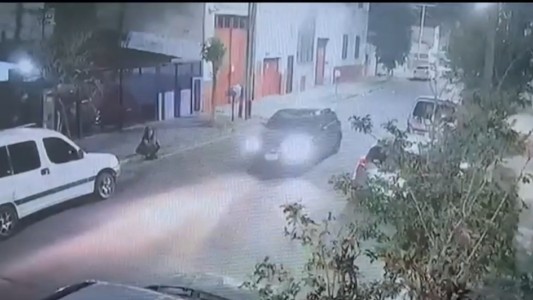 Estaba sentada en la vereda y la atropelló una automovilista que intentaba escapar de un robo