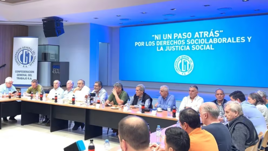 La CGT apeló la decisión del Juzgado de Trabajo que rechazó el amparo contra el DNU del Gobierno