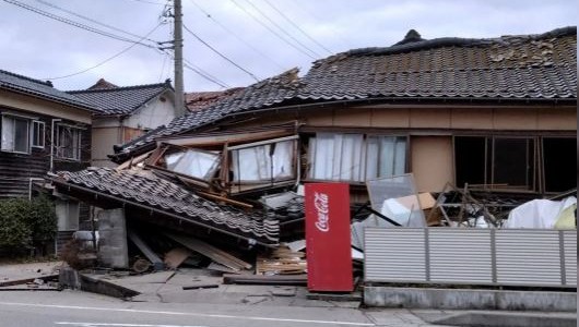 Un fuerte terremoto sacudió Japón y obligó a evacuar algunas zonas costeras