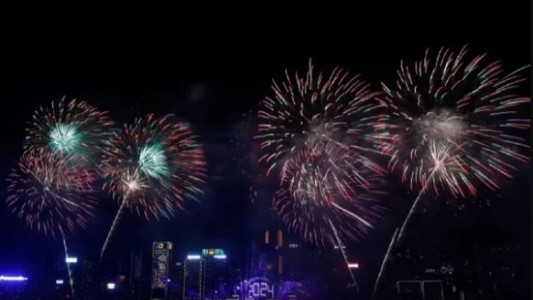 Los impresionantes festejos de los primeros países que recibieron al 2024