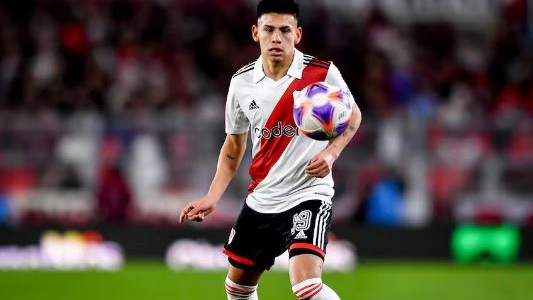 River y Manchester City tienen todo acordado por la transferencia del "Diablito" Echeverri