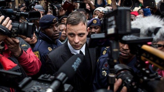 A 11 años de ser condenado por matar a su novia, Oscar Pistorius salió de prisión con libertad condicional