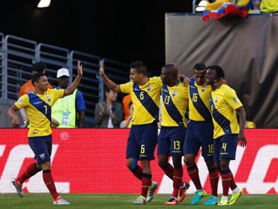 Ecuador goleó a Haití 4 a 0 y pasó a cuartos de final