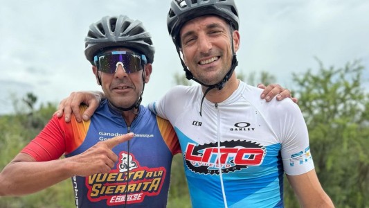En sus vacaciones, Lionel Scaloni se fue a correr una carrera de ciclismo