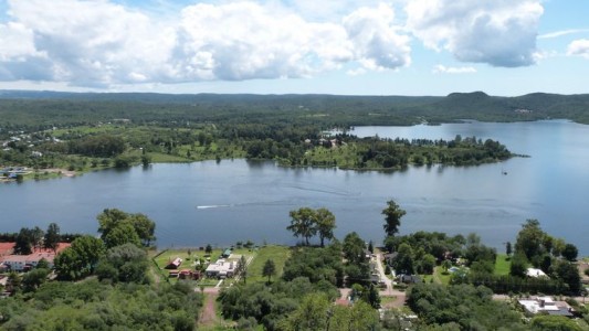 Córdoba: búsqueda desesperada de un hombre que cayó de una moto de agua en Embalse