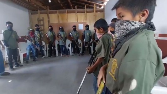 Arman a niños en México para combatir al crimen organizado