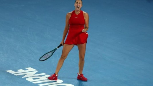 Sabalenka venció a Zheng y volvió a consagrarse campeona del Australian Open