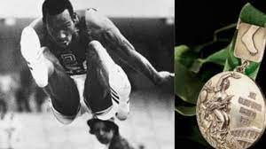 La histórica medalla dorada de Bob Beamon en salto en largo de 1968 se vendió en 441.000 dólares