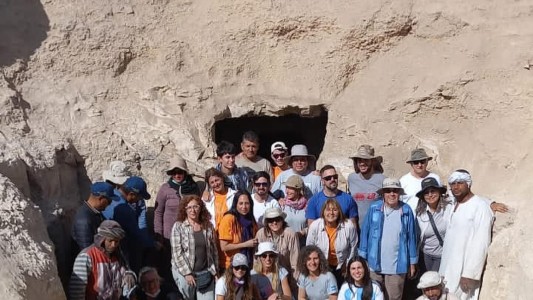 Investigadores argentinos se financiaron con ferias del plato y descubrieron la entrada original de una importante tumba egipcia