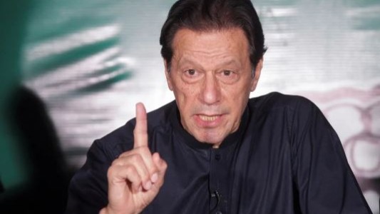 Condenaron a prisión a ex primer ministro de Pakistán por matrimonio ilegal