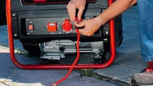 Se le cortó la luz, quiso prender el generador y explotó: sufrió quemaduras en el 75% del cuerpo