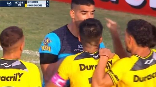 Con un penal inexistente, Riestra eliminó agónicamente a Comunicaciones en la Copa Argentina