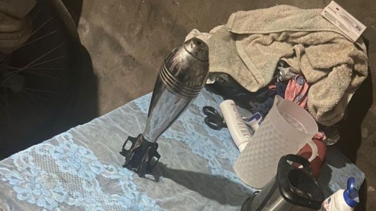 Rosario: Un chico de 16 años revolvía la basura y encontró una granada y un mortero